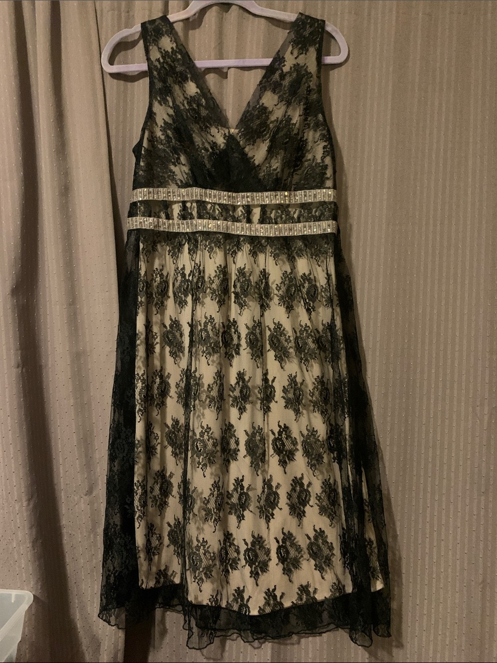 Rabbit Designs Sleeveless Black Lace Overlay Midi Dress with Beaded Waist 10